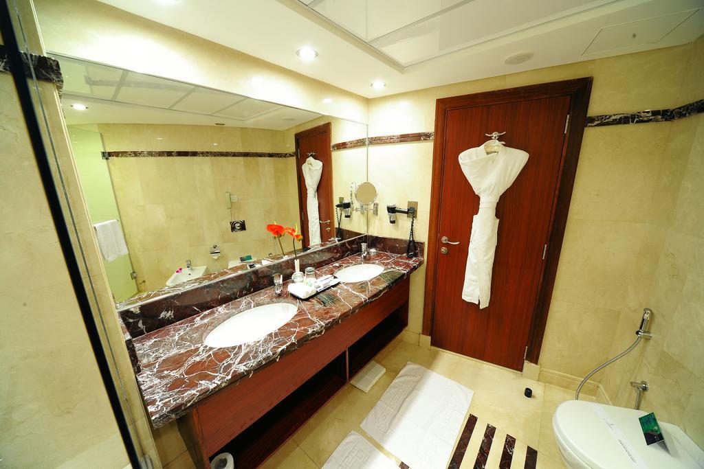 דובאי Monaco Hotel מראה חיצוני תמונה