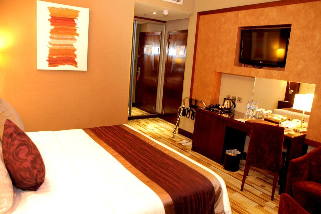 דובאי Monaco Hotel מראה חיצוני תמונה