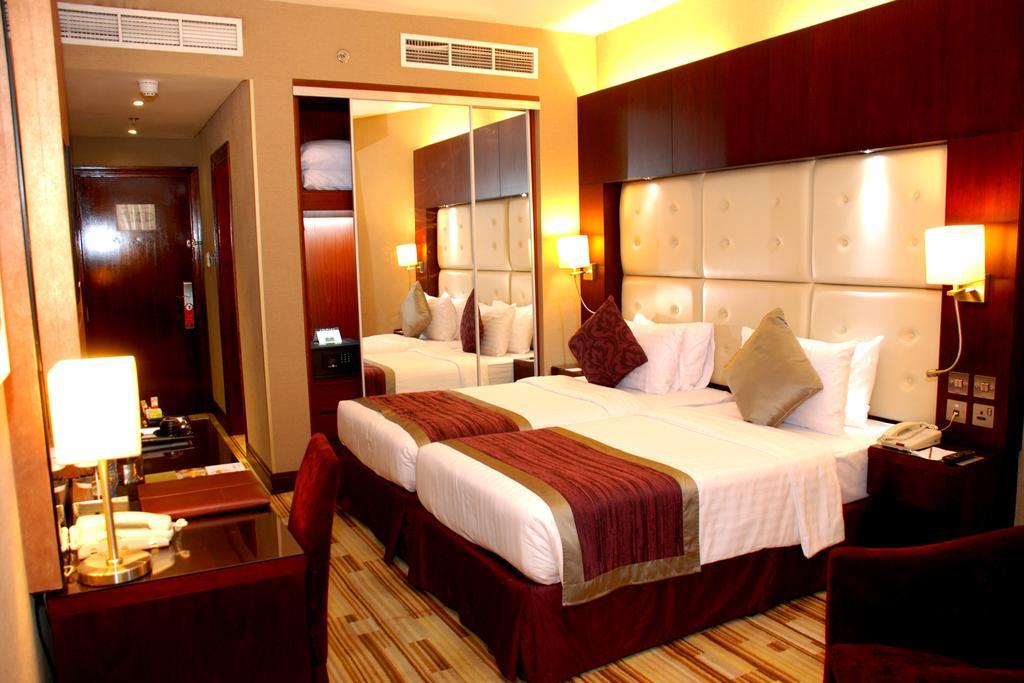 דובאי Monaco Hotel מראה חיצוני תמונה